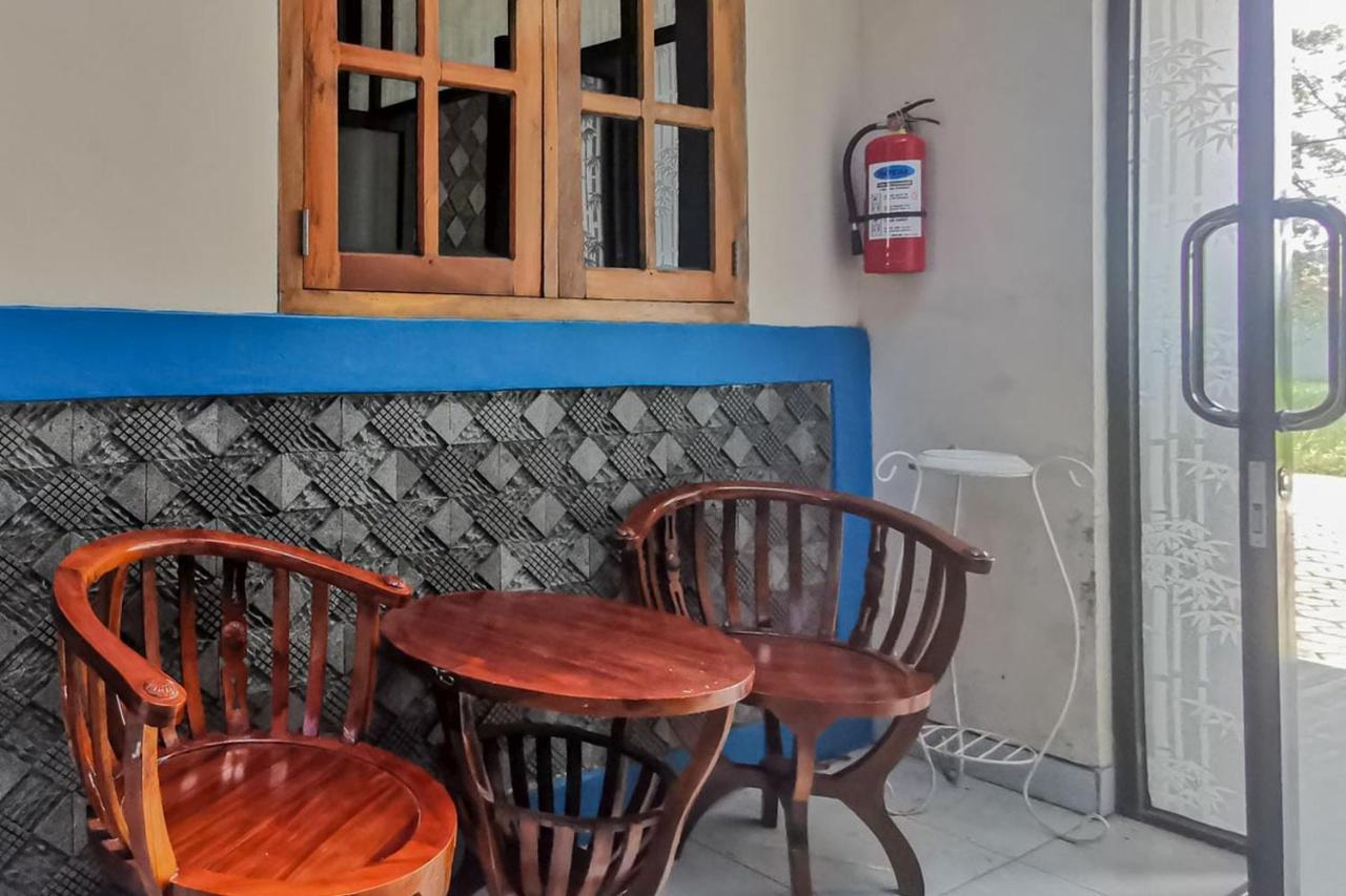 Hotel Reddoorz Near Pantai Pancer Door Pacitan Extérieur photo