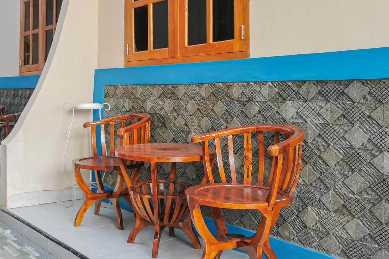Hotel Reddoorz Near Pantai Pancer Door Pacitan Extérieur photo